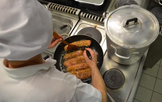 Say Goodbye to Scrubbing: Dishwasher Safe Cookware Sets That Deliver