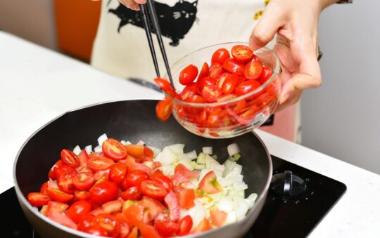 Best Sauté Pan With Lid: Top Picks on Amazon for Versatile, Everyday Cooking