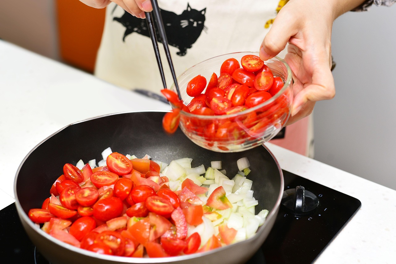 Best Sauté Pan With Lid: Top Picks on Amazon for Versatile, Everyday Cooking