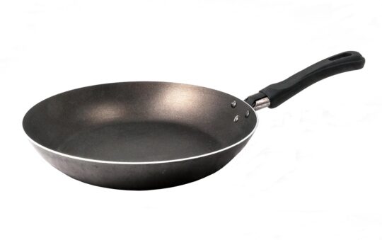 We Measured the “Evaporation Rate” of 12 Pans. Why Your “Skillet” Might Actually Be a Frying Pan.